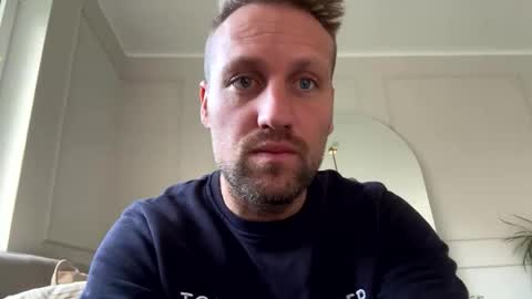 Snapshot of lovefuesse chatting on October 30, 7:43 am lovefuesse online show from October 30, 7:43 am