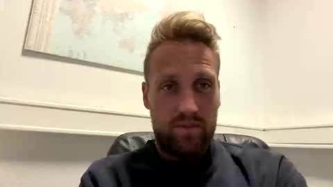 Snapshot of lovefuesse chatting on October 9, 11:26 am lovefuesse online show from October 9, 11:26 am