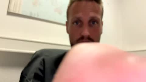 Snapshot of lovefuesse chatting on October 10, 11:26 am lovefuesse online show from October 10, 11:26 am