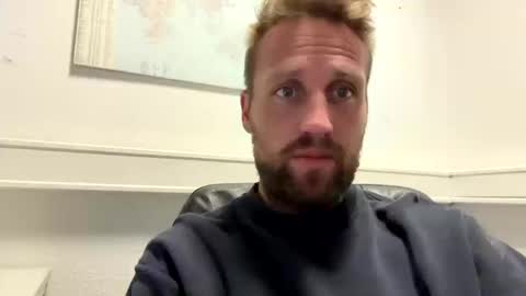 Snapshot of lovefuesse chatting on September 23, 7:51 am lovefuesse online show from September 23, 7:51 am