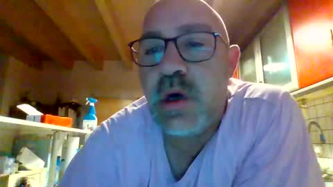 lover010983 online show from September 16, 5:08 am