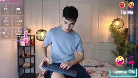 lUAN online show from May 27, 12:02 pm