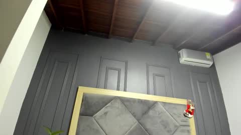 luca_morettii online show from December 5, 12:12 pm