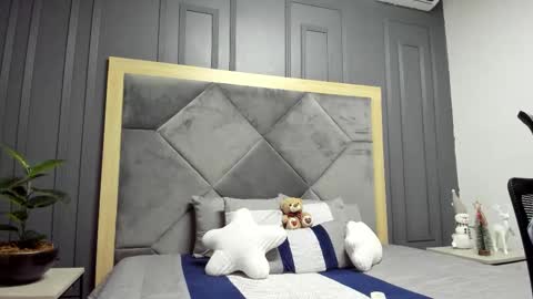 luca_morettii online show from November 19, 12:27 pm