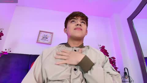 Lucas lovee online show from April 4, 1:08 pm