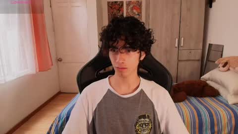 lucas_xo online show from April 13, 6:52 pm