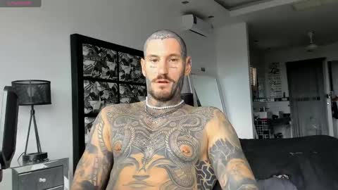 lucasexclusive online show from December 12, 5:20 am