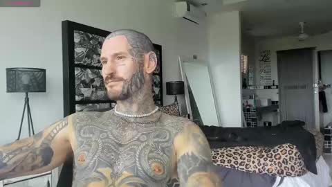 lucasexclusive online show from December 8, 5:39 am