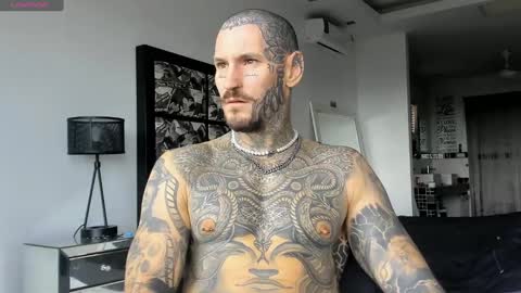 lucasexclusive online show from December 18, 2:53 am