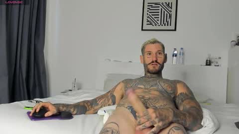 lucasexclusive online show from December 4, 10:22 am