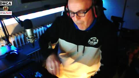        call me  Stefan online show from December 5, 10:45 pm