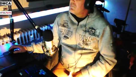        call me  Stefan online show from December 25, 4:12 am