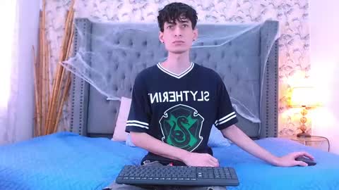 Snapshot of luke_carter chatting on October 21, 1:14 pm luke_carter online show from October 21, 1:14 pm