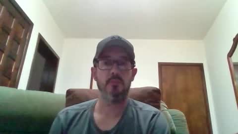 Snapshot of lukz88bigcock chatting on September 18, 10:56 pm Luke online show from September 18, 10:56 pm