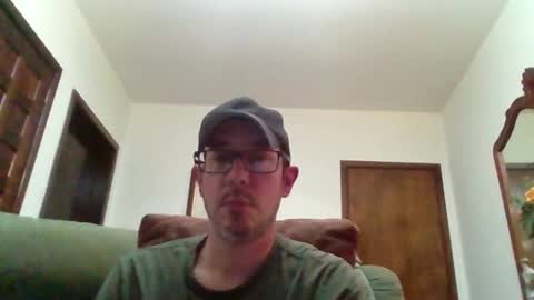 Snapshot of lukz88bigcock chatting on October 2, 10:47 pm Luke online show from October 2, 10:47 pm