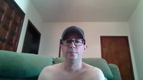 Snapshot of lukz88bigcock chatting on January 18, 8:51 pm Luke online show from January 18, 8:51 pm