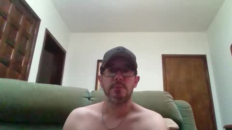 Snapshot of lukz88bigcock chatting on February 8, 1:54 am Luke online show from February 8, 1:54 am