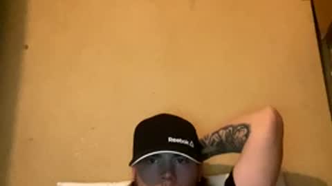 luvvcrippyredd online show from December 4, 4:30 am