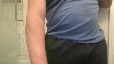 lvguynextdoor440656 online show from May 31, 3:51 am