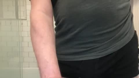 lvguynextdoor440656 online show from May 8, 1:28 am