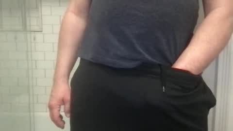 lvguynextdoor440656 online show from April 29, 1:10 am