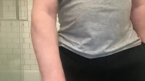 lvguynextdoor440656 online show from May 4, 12:45 am