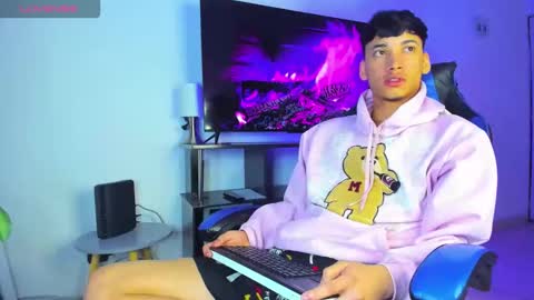 Lyam online show from March 30, 8:04 am