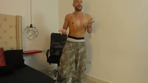 lyam_voss online show from June 22, 11:58 am