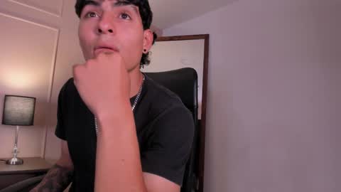 Snapshot of lyan_master_ chatting on September 19, 8:08 pm Lyan online show from September 19, 8:08 pm