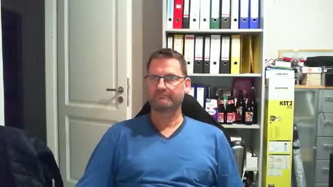 macfly67 online show from November 18, 8:23 pm