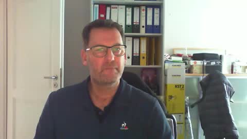 Snapshot of macfly67 chatting on October 31, 12:41 pm macfly67 online show from October 31, 12:41 pm