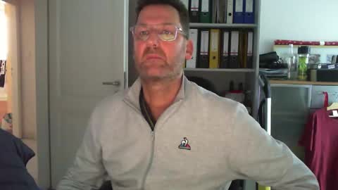 Snapshot of macfly67 chatting on January 6, 12:46 pm macfly67 online show from January 6, 12:46 pm