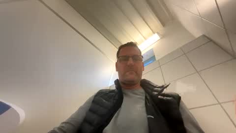 Snapshot of macfly67 chatting on February 11, 1:09 pm macfly67 online show from February 11, 1:09 pm