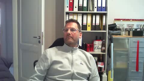 Snapshot of macfly67 chatting on December 24, 2:33 pm macfly67 online show from December 24, 2:33 pm