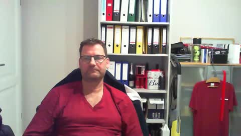 Snapshot of macfly67 chatting on February 16, 10:54 pm macfly67 online show from February 16, 10:54 pm