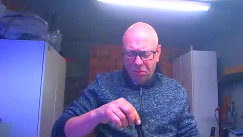 Andy online show from April 14, 3:33 pm