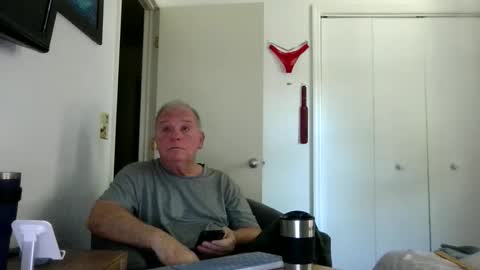 mackdocc001 online show from April 21, 6:03 pm