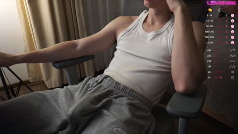 Snapshot of maestro3369 chatting on December 20, 1:58 am Mike XMaestro 3369 online show from December 20, 1:58 am