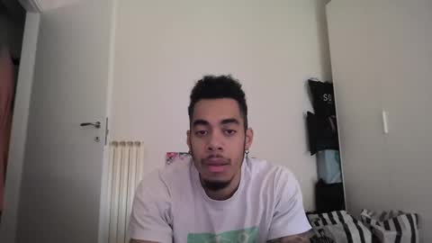 Snapshot of magicsempai chatting on December 17, 11:49 am Magicsempai online show from December 17, 11:49 am