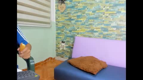 maicoll_hard02 online show from November 15, 11:45 am