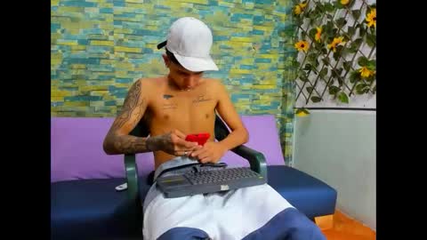 maicoll_hard02 online show from December 1, 12:30 pm