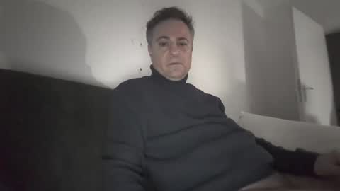 maikel_castel81 online show from March 3, 1:24 am