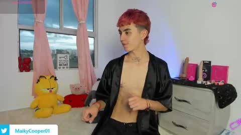 maiky_cooper01 online show from February 20, 9:38 pm