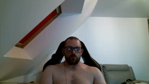 breton online show from August 7, 9:32 pm