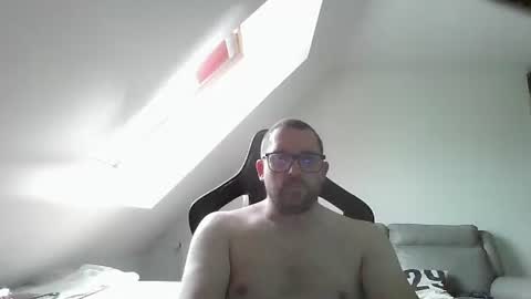 breton online show from November 13, 9:14 am