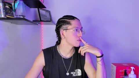 Manuel online show from November 12, 11:42 pm