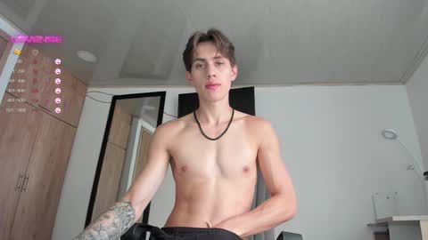 Snapshot of manucute_23_ chatting on March 11, 2:40 pm manucute 23  online show from March 11, 2:40 pm