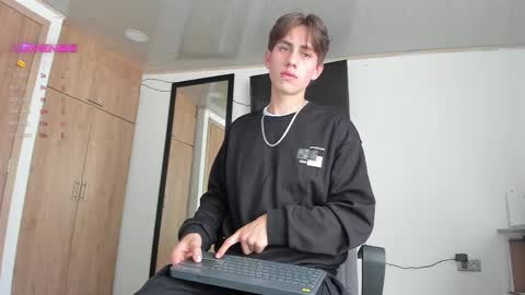Snapshot of manucute_23_ chatting on February 28, 5:48 pm manucute 23  online show from February 28, 5:48 pm