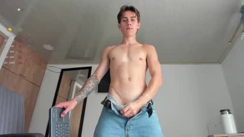 Snapshot of manucute_23_ chatting on February 25, 3:49 pm manucute 23  online show from February 25, 3:49 pm