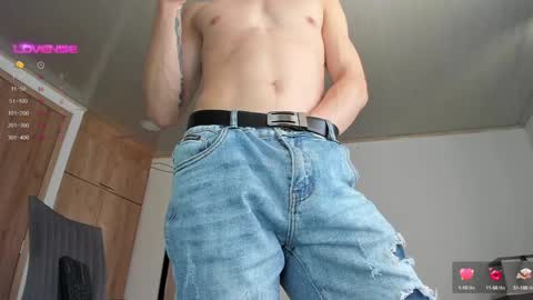 Snapshot of manucute_23_ chatting on January 15, 4:32 pm manucute 23  online show from January 15, 4:32 pm